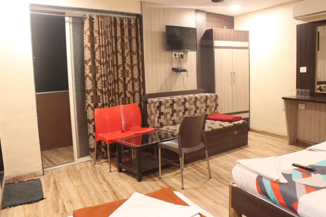 Mukesh Residency Ξενοδοχείο Πούνε Εξωτερικό φωτογραφία